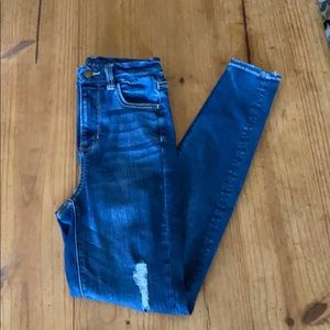 ripped American Eagle curvy jeans